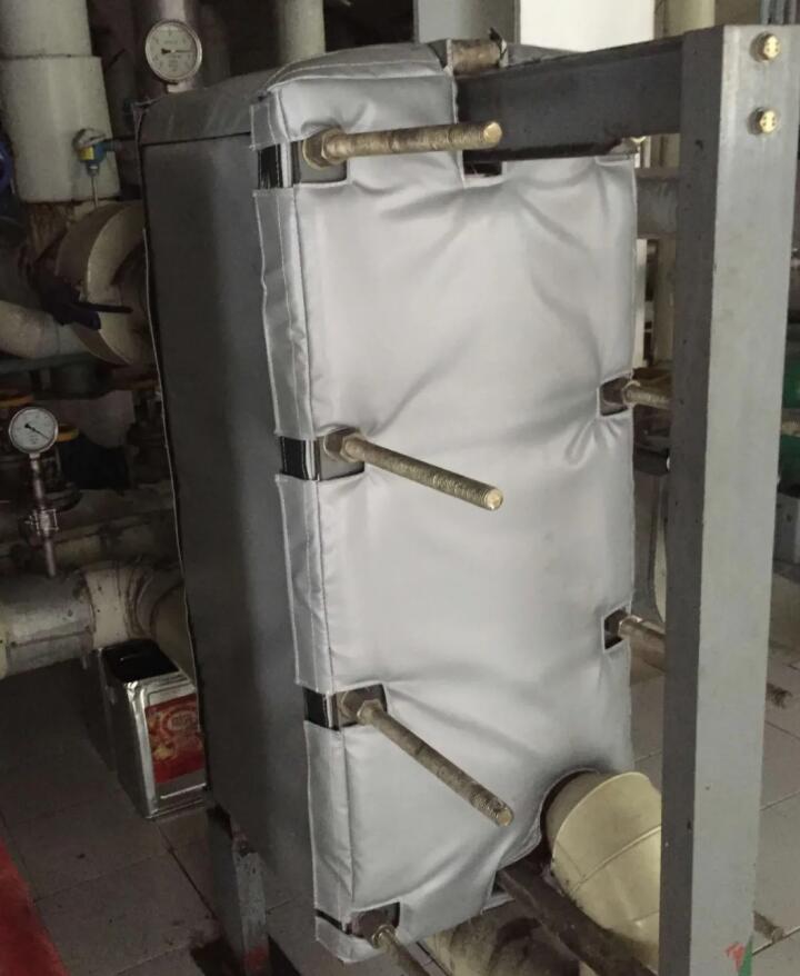 板式<a href=http://www.cprl.com.cn/e/tags/?tagname=%E6%8D%A2%E7%83%AD%E5%99%A8%E4%BF%9D%E6%B8%A9 target=_blank class=infotextkey>換熱器保溫</a>套